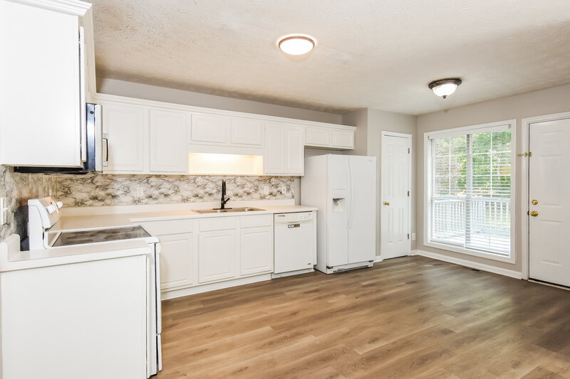 2,580/Mo, 9385 Eagles Landing Dr Gainesville, GA 30506 Kitchen View