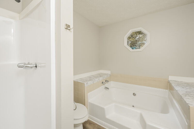 2,450/Mo, 1265 Grayland Hills Dr Lawrenceville, GA 30046 Main Bathroom View