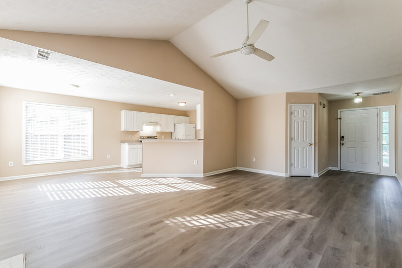 2,290/Mo, 5400 Princeton Oaks Dr Sugar Hill, GA 30518 Living Room View