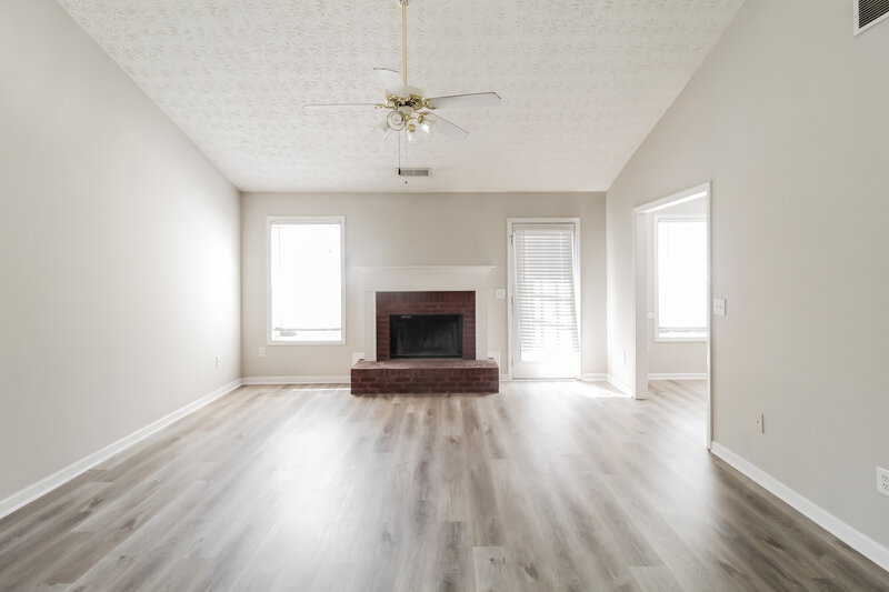 1,970/Mo, 501 Rockingham Ln Loganville, GA 30052 Living Room View