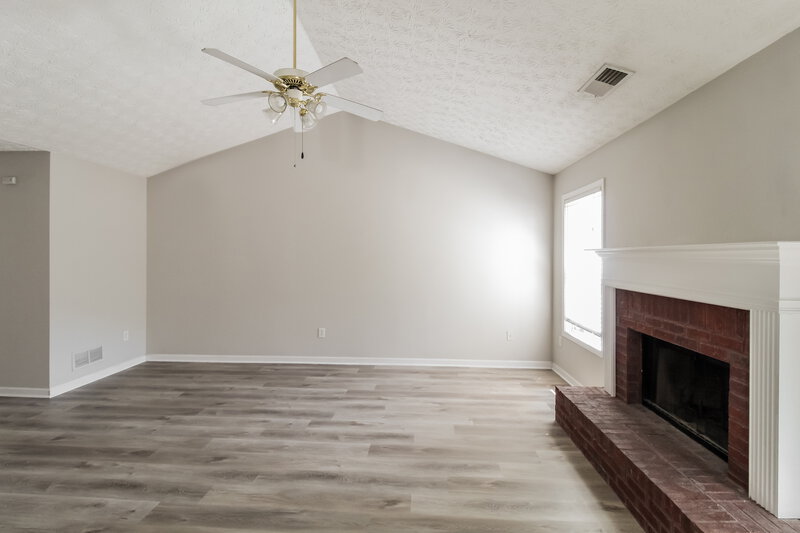 1,970/Mo, 501 Rockingham Ln Loganville, GA 30052 Living Room View 2