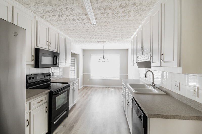 1,970/Mo, 501 Rockingham Ln Loganville, GA 30052 Kitchen View 2