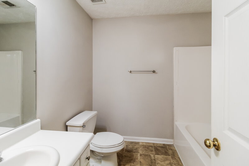 1,970/Mo, 501 Rockingham Ln Loganville, GA 30052 Bathroom View