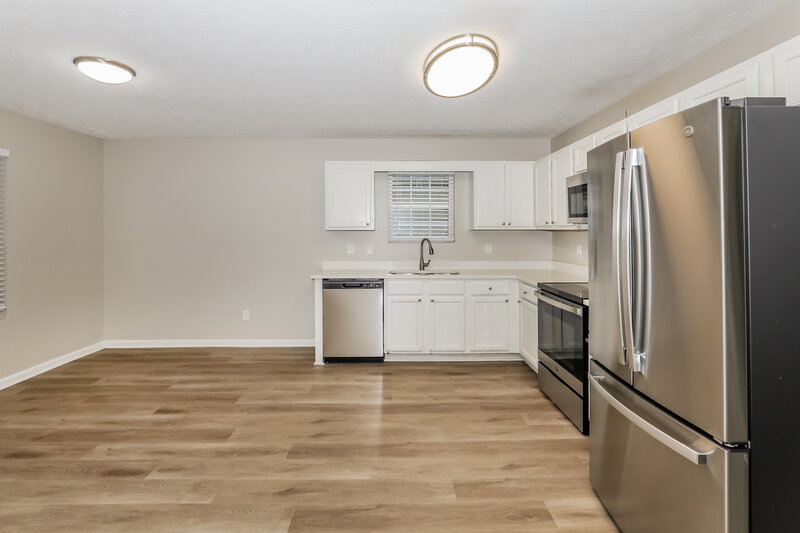 2,050/Mo, 10976 Big Sky Dr Hampton, GA 30228 Kitchen View