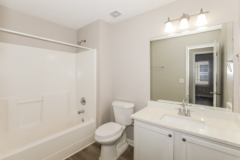 2,050/Mo, 10976 Big Sky Dr Hampton, GA 30228 Bathroom View 2