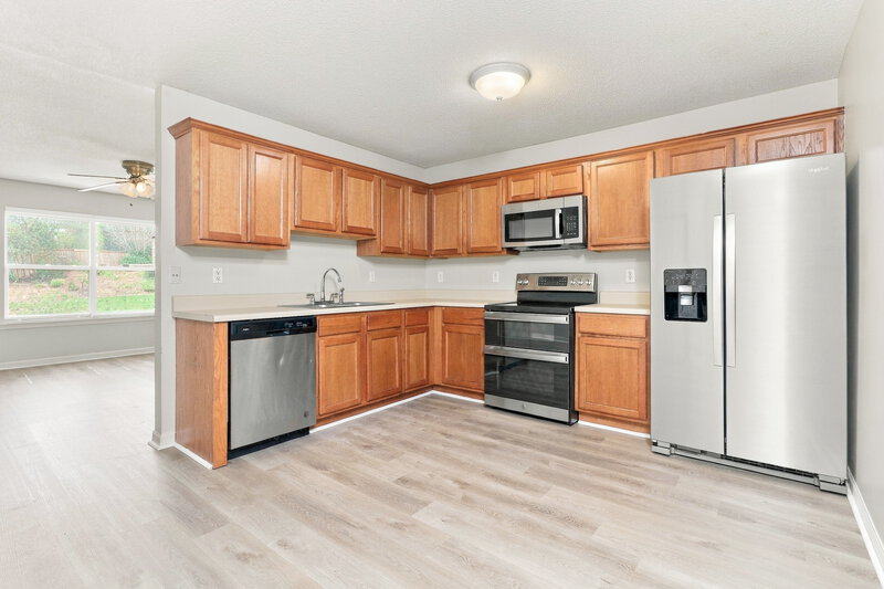 1,825/Mo, 52 Middleton Ct Cartersville, GA 30120 Kitchen View 2