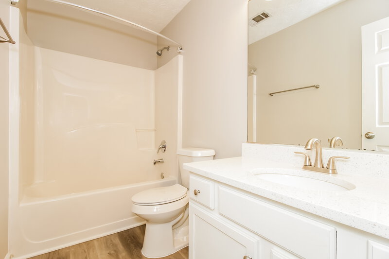 1,760/Mo, 106 Cobblestone Dr Dallas, GA 30132 Main Bathroom View