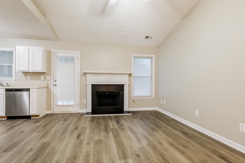 1,675/Mo, 194 Goldleaf Dr Hampton, GA 30228 Living Room View