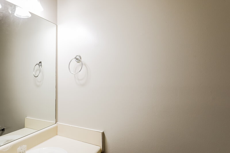 1,675/Mo, 194 Goldleaf Dr Hampton, GA 30228 Bathroom View