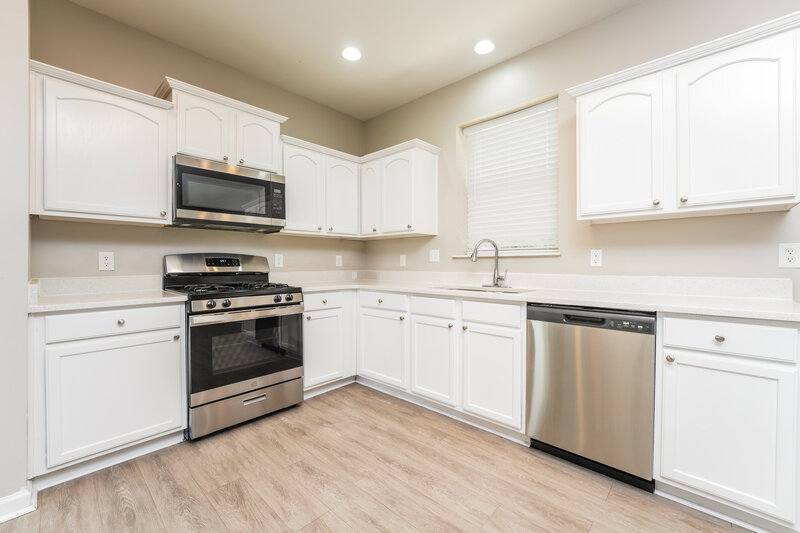 2,645/Mo, 600 Simonton Crest Dr Lawrenceville, GA 30045 Kitchen View