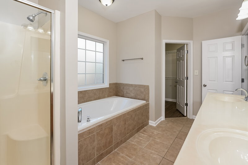 2,630/Mo, 88 Tapestry Ln Newnan, GA 30265 Main Bathroom View 2