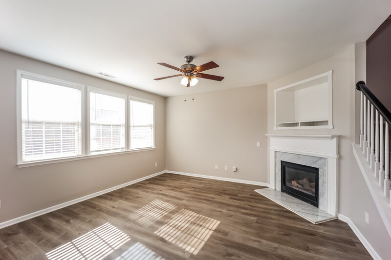 1,990/Mo, 157 Paxton Pl Newnan, GA 30263 Living Room View