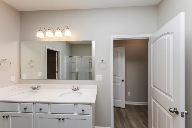 1,985/Mo, 384 Huntleigh Shores Ln Dallas, GA 30132 Main Bathroom View 2