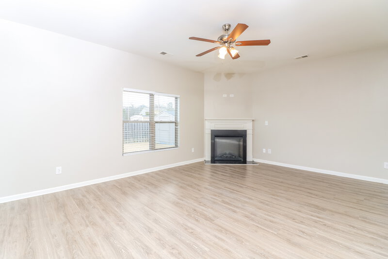 2,185/Mo, 8581 Braylen Manor Dr Douglasville, GA 30134 Living Room View 2