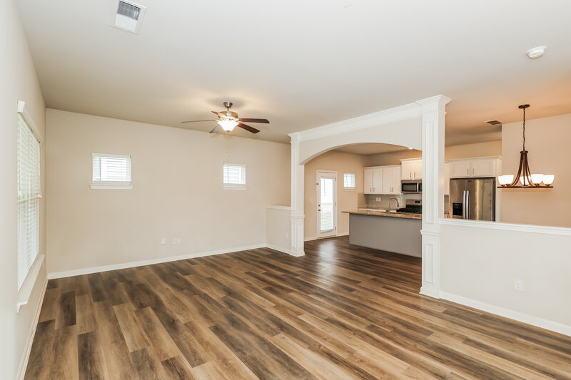 1,895/Mo, 4 Elm St Hampton, GA 30228 Living Room View