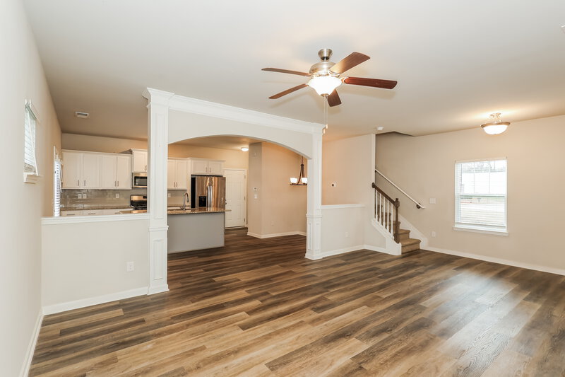 1,895/Mo, 4 Elm St Hampton, GA 30228 Living Room View 2