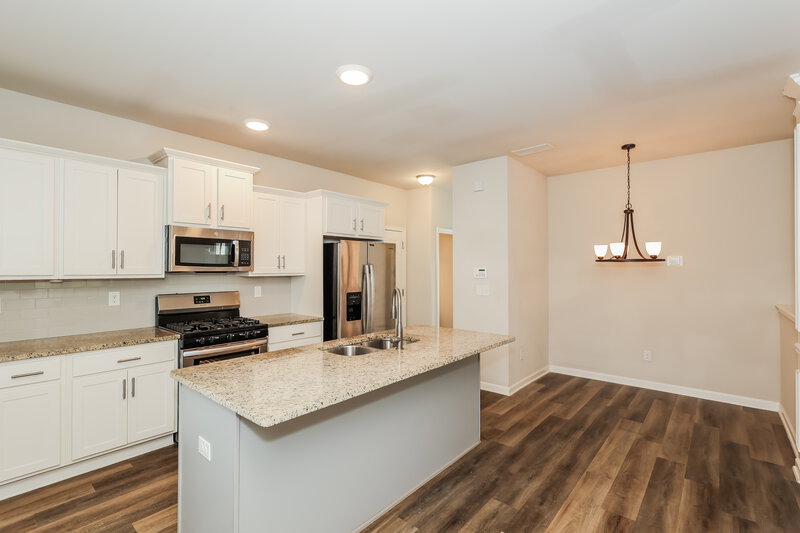 1,895/Mo, 4 Elm St Hampton, GA 30228 Kitchen View 2