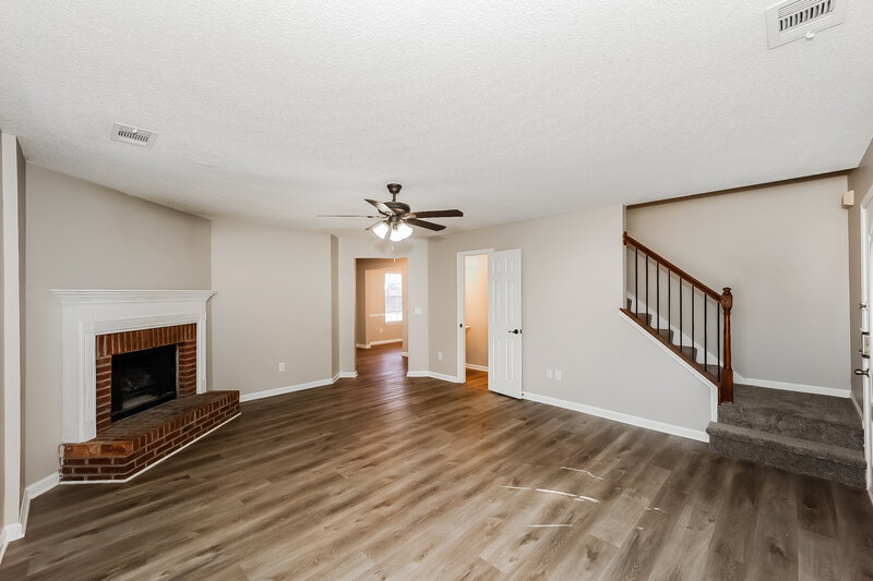 1,785/Mo, 15 Cityview Dr Newnan, GA 30263 Living Room View 2