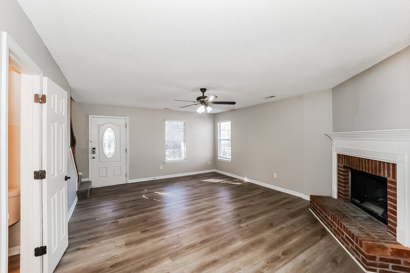 1,785/Mo, 15 Cityview Dr Newnan, GA 30263 Living Room View 3