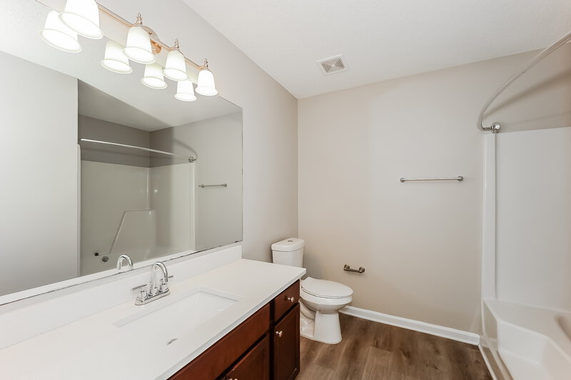 1,785/Mo, 15 Cityview Dr Newnan, GA 30263 Main Bathroom View