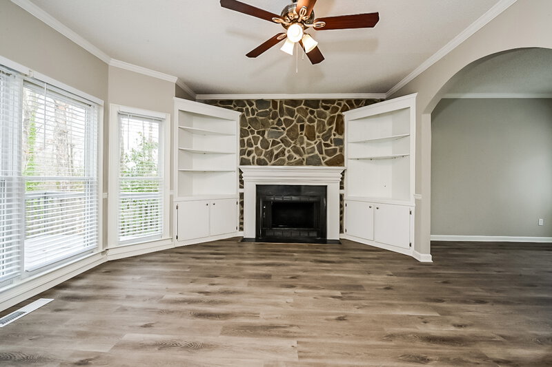 2,360/Mo, 7 Brook Ridge Way Newnan, GA 30263 Living Room View