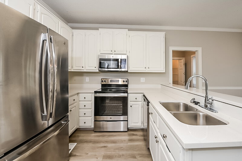 2,360/Mo, 7 Brook Ridge Way Newnan, GA 30263 Kitchen View