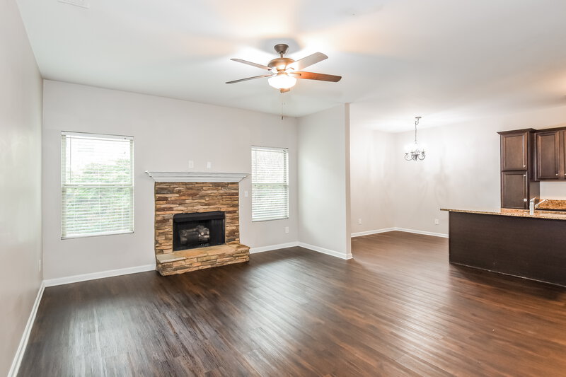 1,810/Mo, 116 Bethany Manor Dr Ball Ground, GA 30107 Living Room View