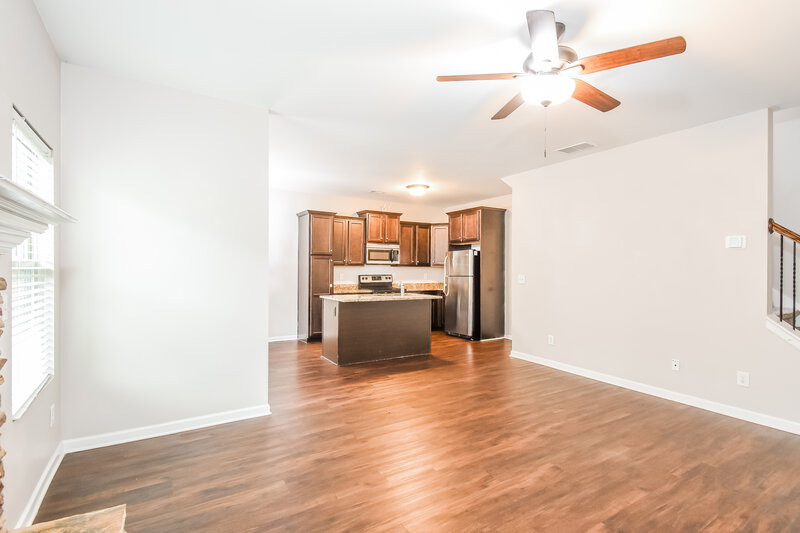 1,810/Mo, 116 Bethany Manor Dr Ball Ground, GA 30107 Living Room View 2