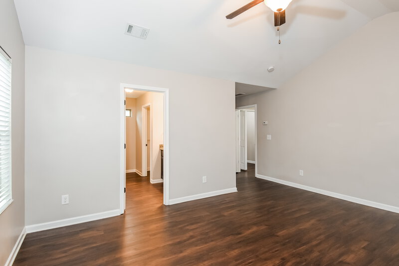 1,810/Mo, 116 Bethany Manor Dr Ball Ground, GA 30107 Main Bedroom View 2