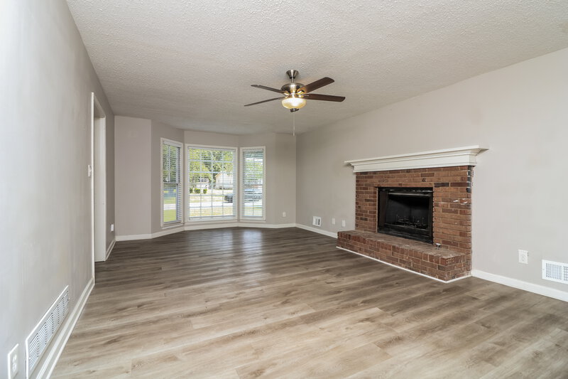 2,690/Mo, 2981 Sutton Dr SW Marietta, GA 30064 Living Room View