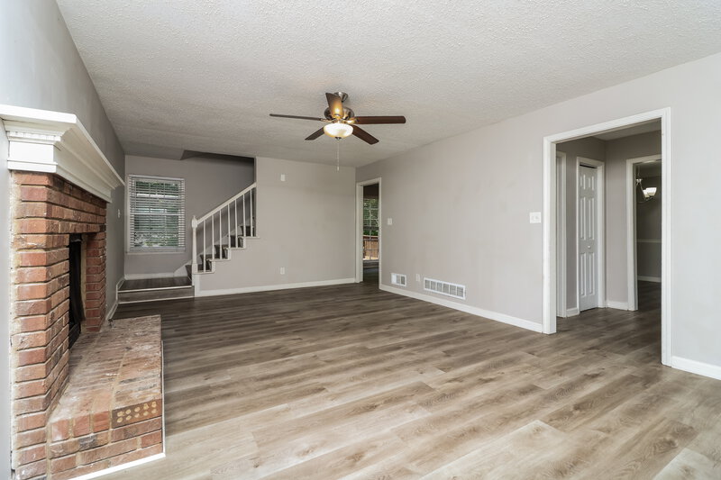 2,690/Mo, 2981 Sutton Dr SW Marietta, GA 30064 Living Room View 3