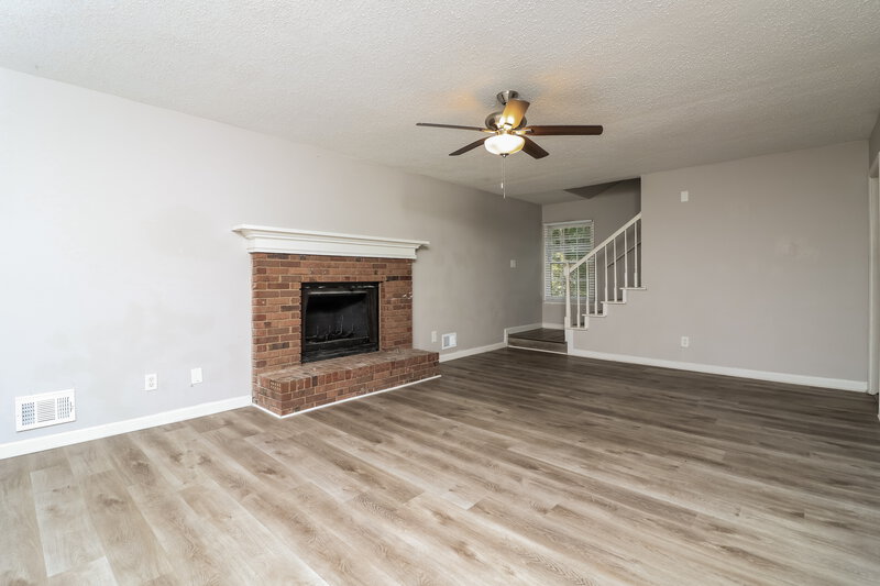 2,690/Mo, 2981 Sutton Dr SW Marietta, GA 30064 Living Room View 4