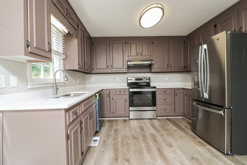 2,690/Mo, 2981 Sutton Dr SW Marietta, GA 30064 Kitchen View