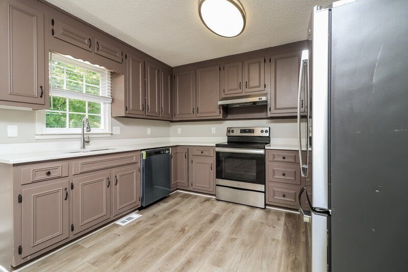 2,690/Mo, 2981 Sutton Dr SW Marietta, GA 30064 Kitchen View 2