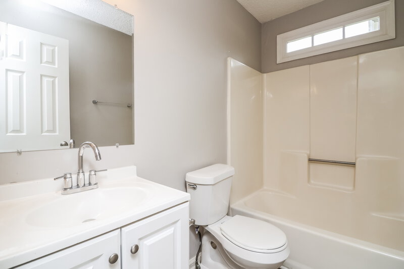 2,690/Mo, 2981 Sutton Dr SW Marietta, GA 30064 Bathroom View