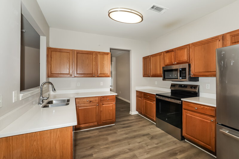 1,900/Mo, 1555 Persimmon Trace Morrow, GA 30260 Kitchen View 2