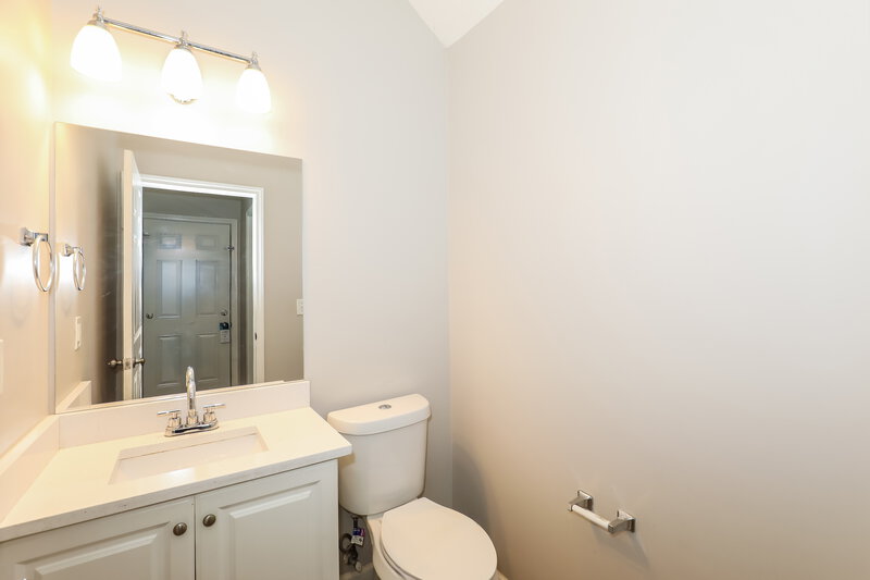 1,900/Mo, 1555 Persimmon Trace Morrow, GA 30260 Bathroom View