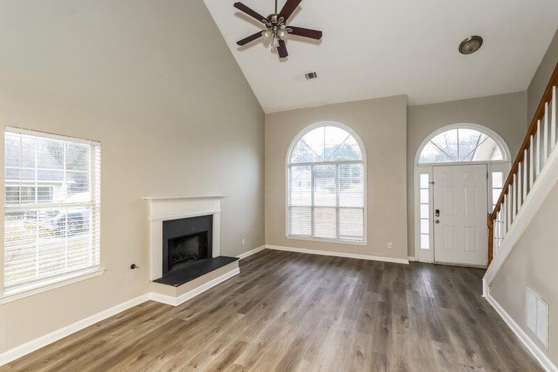 1,935/Mo, 1165 Mundys Mill Rd Jonesboro, GA 30238 Living Room View 2