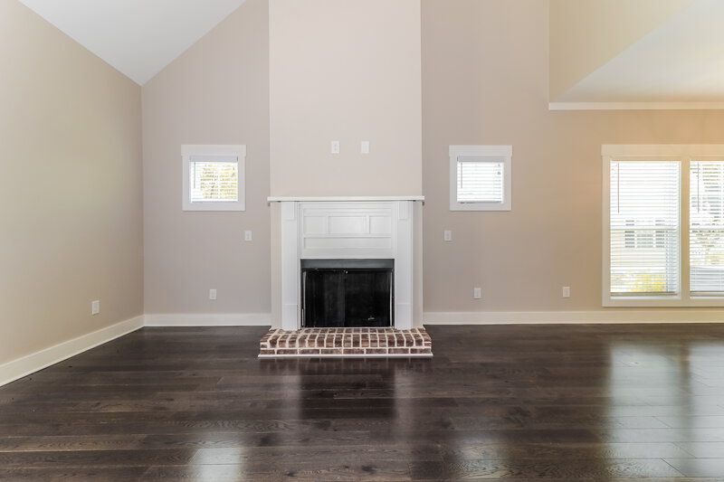 3,090/Mo, 103 Cherry St Adairsville, GA 30103 Living Room View