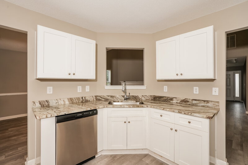 1,855/Mo, 206 Nadia Ct Locust Grove, GA 30248 Kitchen View 2