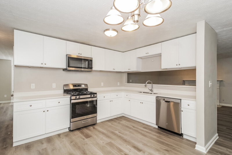 2,510/Mo, 2613 Windage Dr SW Marietta, GA 30008 Kitchen View 2