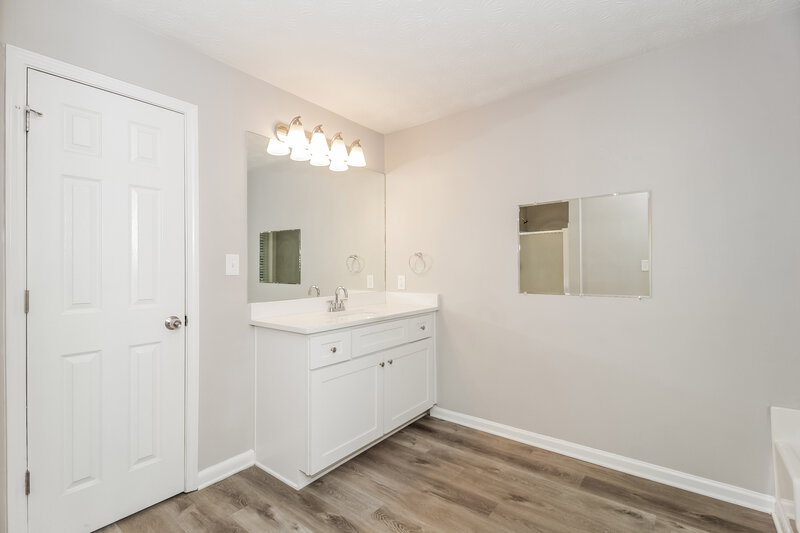 2,510/Mo, 2613 Windage Dr SW Marietta, GA 30008 Main Bathroom View