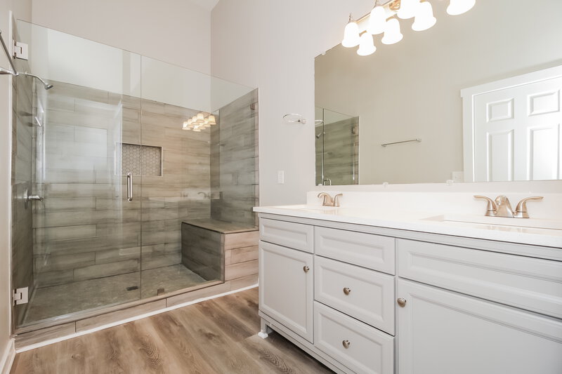 2,350/Mo, 148 Baywood Xing Hiram, GA 30141 Main Bathroom View