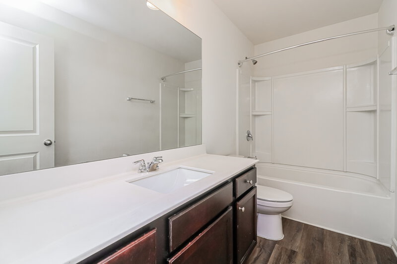 2,090/Mo, 44 Meriwether Ln Villa Rica, GA 30180 Bathroom View