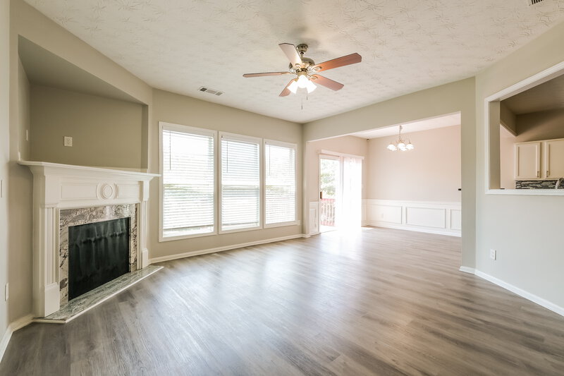 2,640/Mo, 461 Pondweed Dr Lawrenceville, GA 30045 Living Room View 2