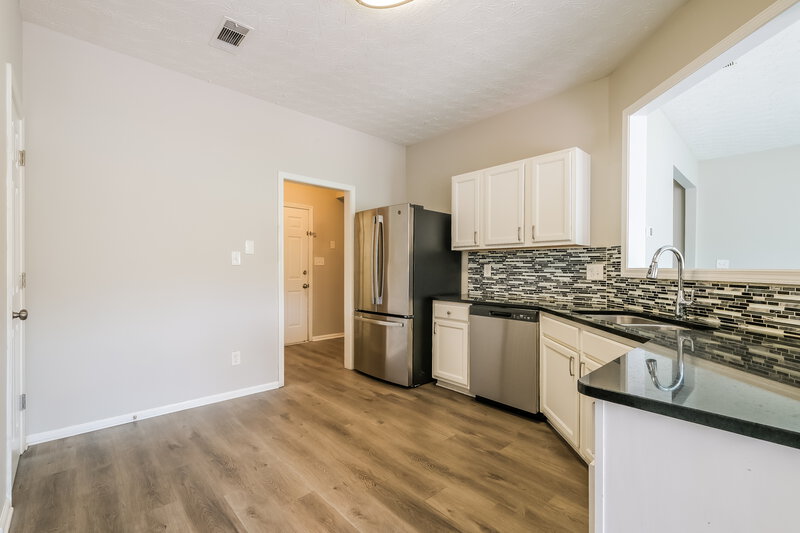 2,640/Mo, 461 Pondweed Dr Lawrenceville, GA 30045 Kitchen View 2