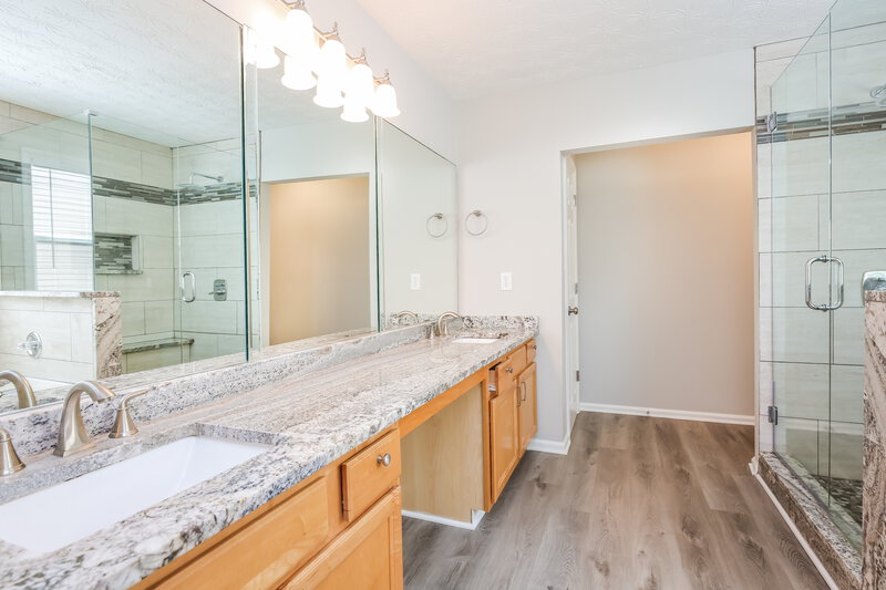 2,500/Mo, 461 Pondweed Dr Lawrenceville, GA 30045 Main Bathroom View