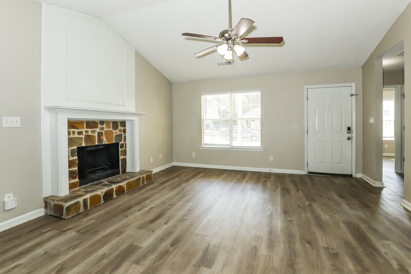 1,720/Mo, 1299 N Hampton Dr Hampton, GA 30228 Living Room View 3