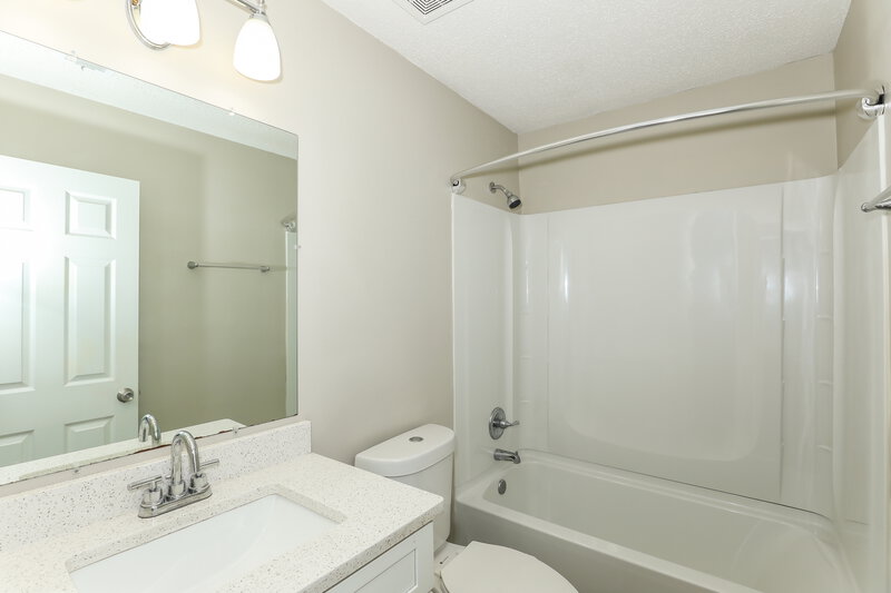 1,720/Mo, 1299 N Hampton Dr Hampton, GA 30228 Bathroom View