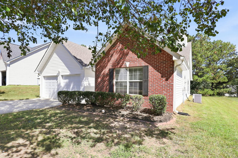 2,240/Mo, 6116 Redtop Loop Fairburn, GA 30213 Front View